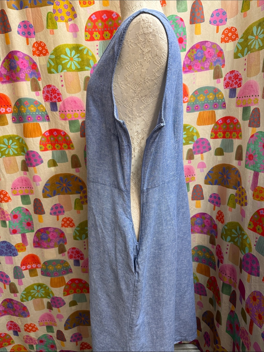 Liz Claiborne Sleeveless Linen/Cotton Dry. Large - Picture 9 of 11